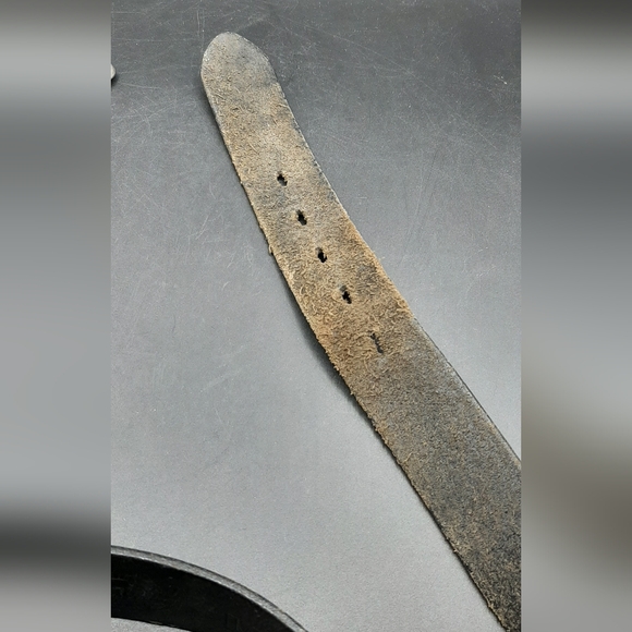 Levi’s Black Leather Belt Vintage Embossed Sz 34 Cowhide Made in Canada - Picture 5 of 6